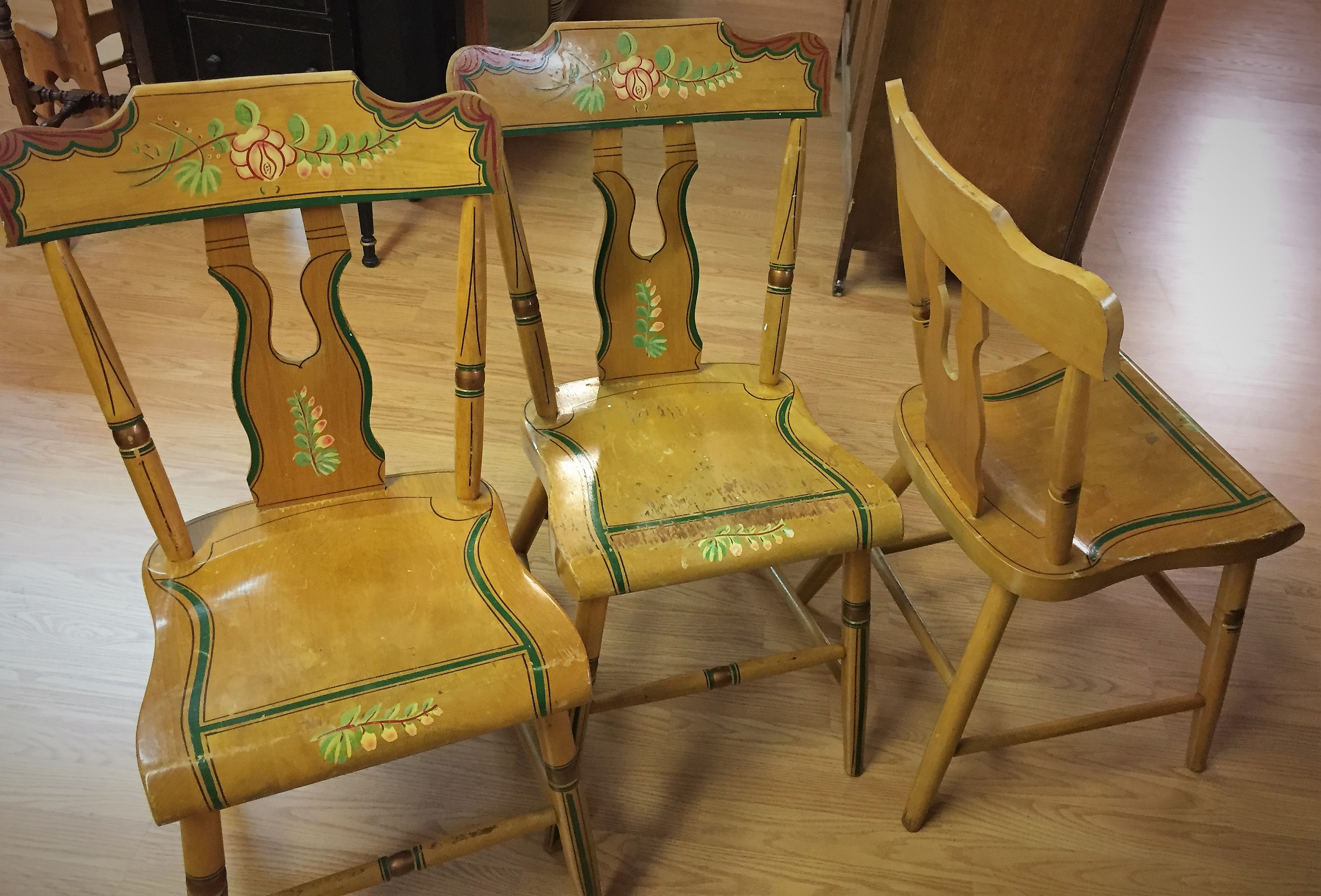 Amish Country Pennsylvania Dutch 6 Vintage Solid Wood Chairs